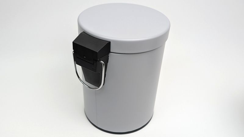 スタンダードプロダクツ「ペダルペール式スチールゴミ箱」のおすすめな点と気になる点
