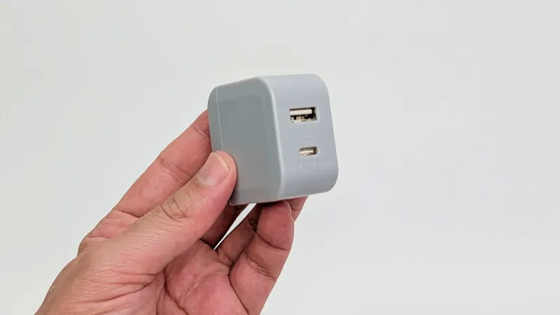 スタンダードプロダクツ「急速充電対応USB充電器 Type-A+C」のおすすめな点と気になる点