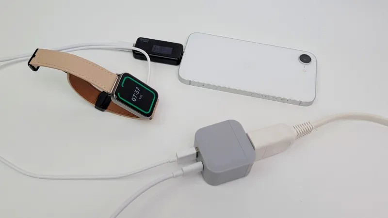 スマホとスマートバンドを同時充電