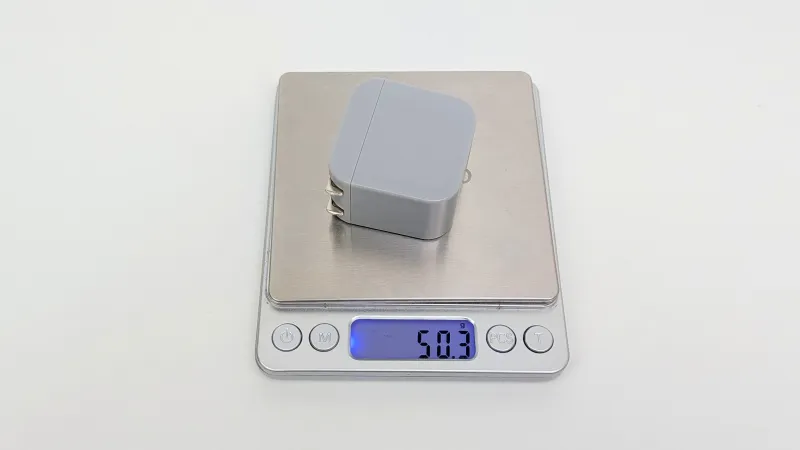 スタプロ「急速充電対応USB充電器 Type-A+C」の重さ