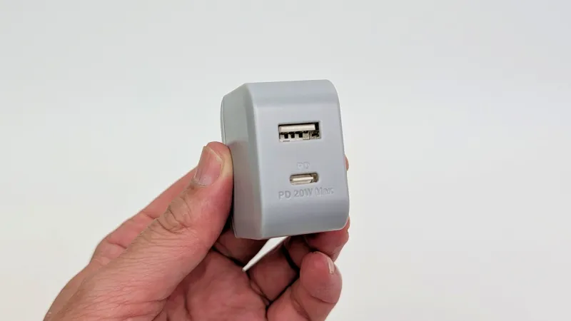 最大20W出力の急速充電に対応！