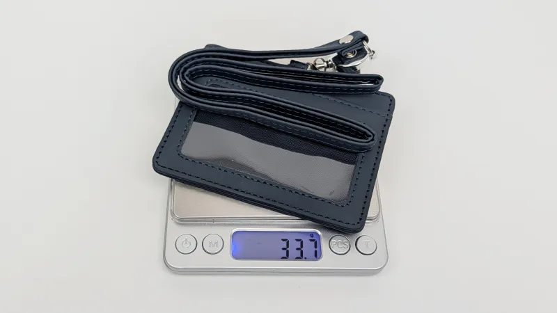「首掛け リール付き IDケース」の重さは実測33.7g