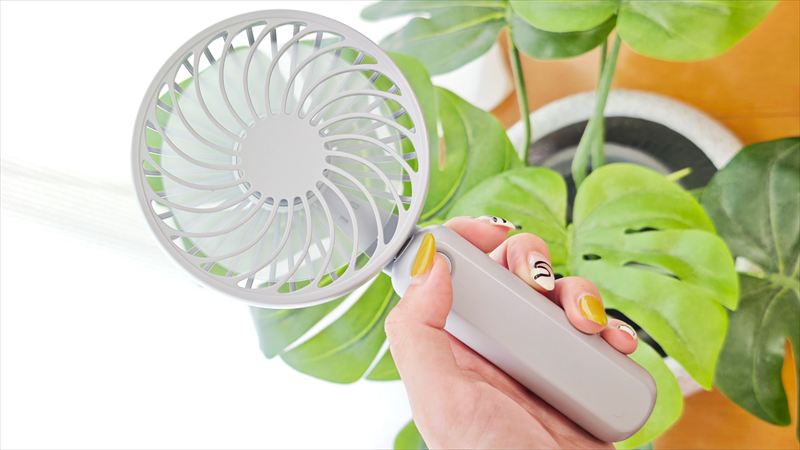 手持ち＆卓上の2WAYで使える