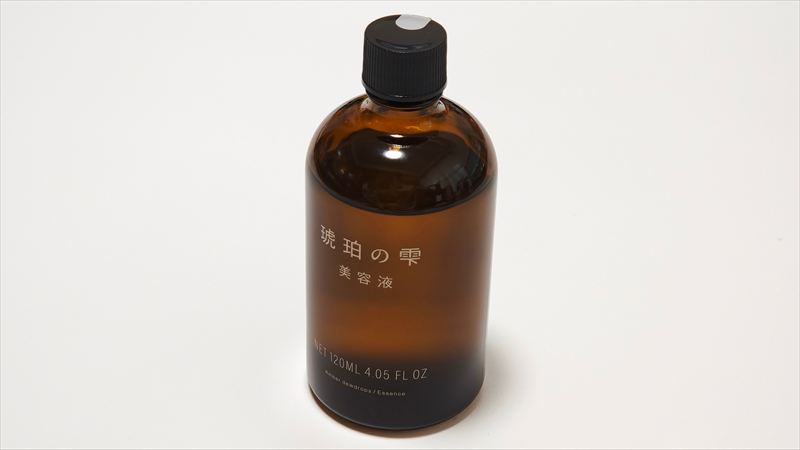 スタンダードプロダクツ「琥珀の雫 美容液」を実際に使ってみて良かった点とイマイチだった点を正直にレビューした内容