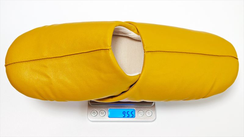 「フェイクレザースリッパ」の重さは実測95.5g