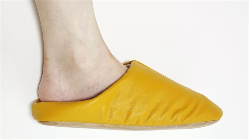 縦の長さはほぼぴったりで、かかとに余裕ができるほどではないサイズ感