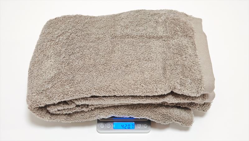 「FLUFFY TOWEL やわらかビッグバスタオル」の重さは実測420.7g