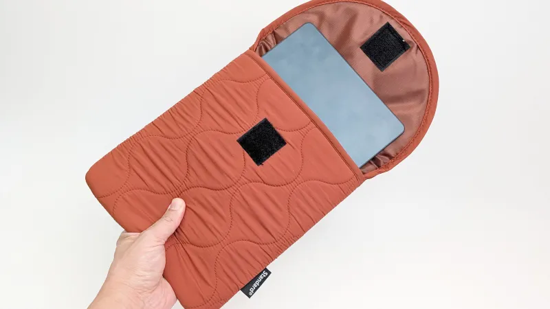 11インチディスプレイ搭載タブレットでぴったりのサイズ感