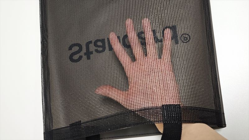 クリア×メッシュの異素材デザインがおしゃれ