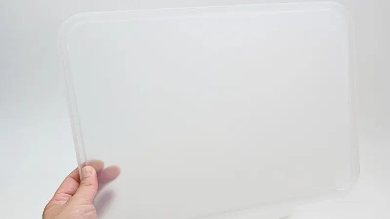 フタも同じような柔らかさ